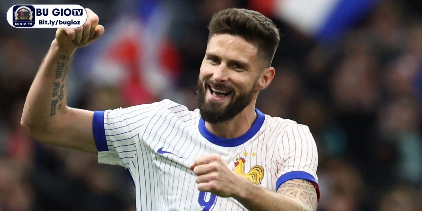 Olivier Giroud nổi bật với thân hình chuẩn người mẫu